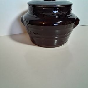 Vintage Marcrest Stoneware pot bean.